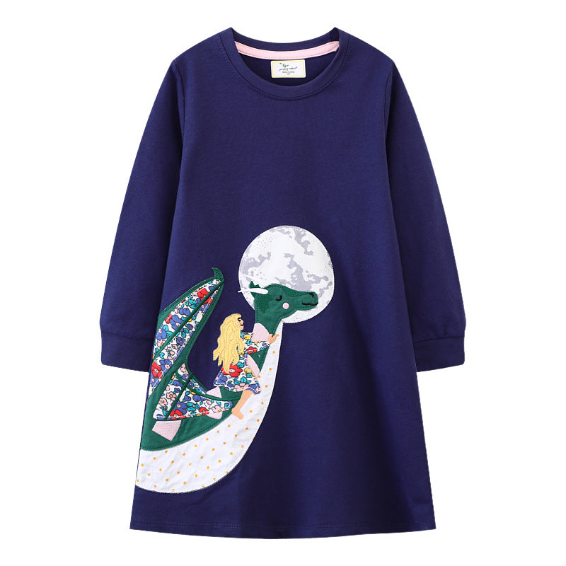 Girl's sweatshirt dress with enchanting dragon motif Mune Fashion