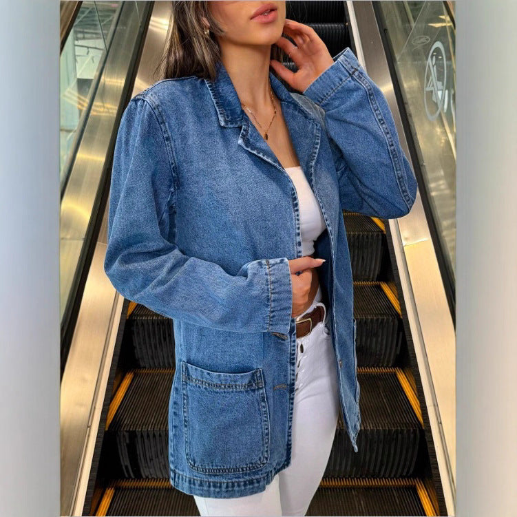 Women tailored denim jacket with stand-up collar, four flap pockets and slightly flared hem Mune Fashion