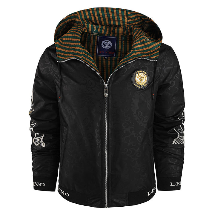 Men's lightweight hooded sports jacket with jacquard pattern, metal zipper and elastic cuffs.
