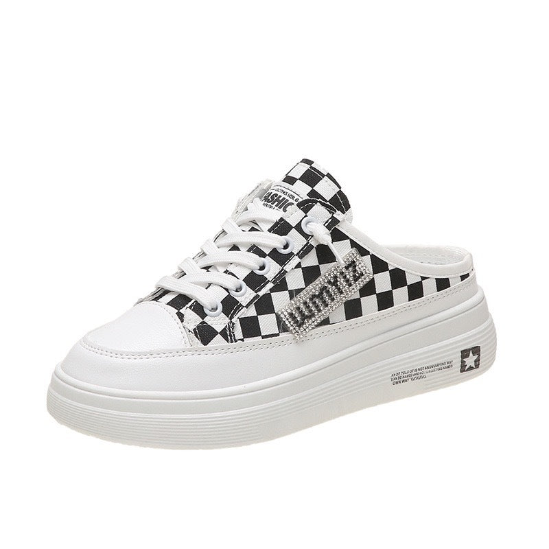 Ladies sporty sneakers with modern checkerboard pattern and non-slip sole Mune Fashion