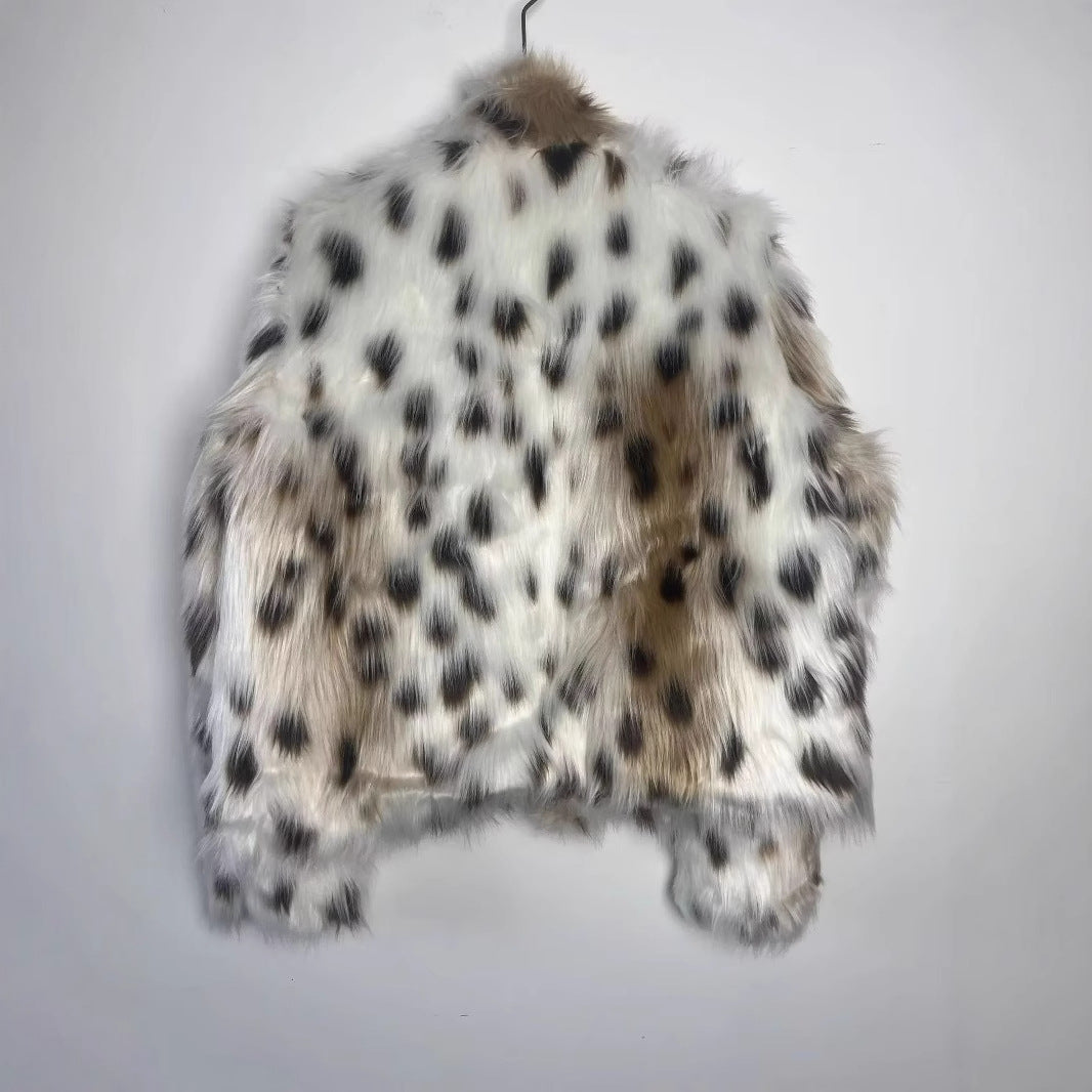Ladies short-cut faux fur jacket in spotted pattern with stand-up collar and warming padding Mune Fashion