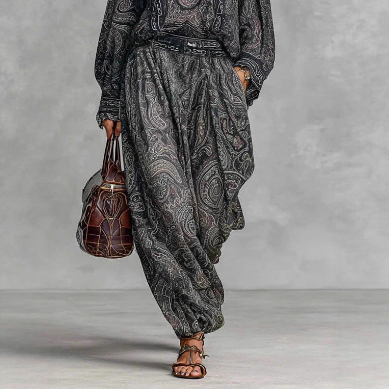 Women Flowing Boho Two-Piece Set with Loose Tunic and Harem Pants in Paisley Design Mune Fashion