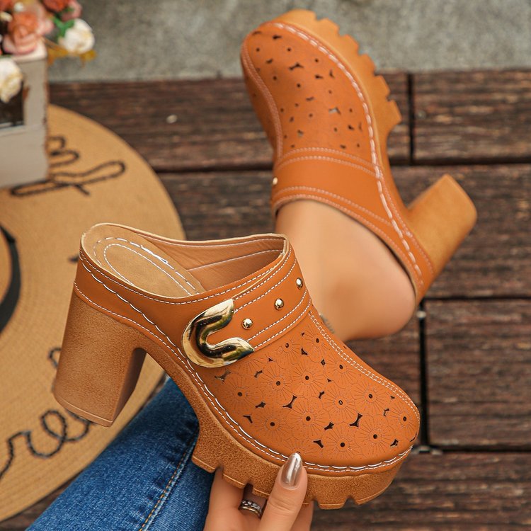 Ladies' platform mules with chunky profile sole, mid-height block heel and decorative buckle Mune Fashion