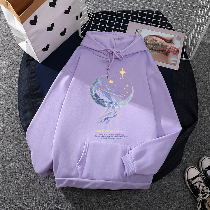 Women's hooded sweatshirt with moon and whale illustration, oversized cut and kangaroo pocket Mune Fashion