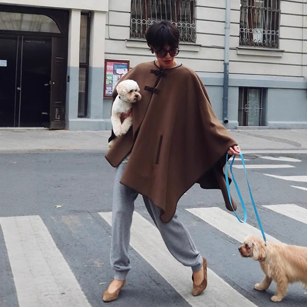 Women's Oversize Cape Coat made of wool blend with high stand-up collar and leather tabs Mune Fashion