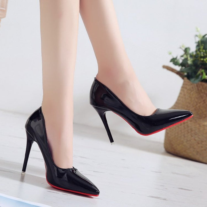 Women's high-gloss pointed toe patent pumps with narrow stiletto heel and contrast sole Mune Fashion