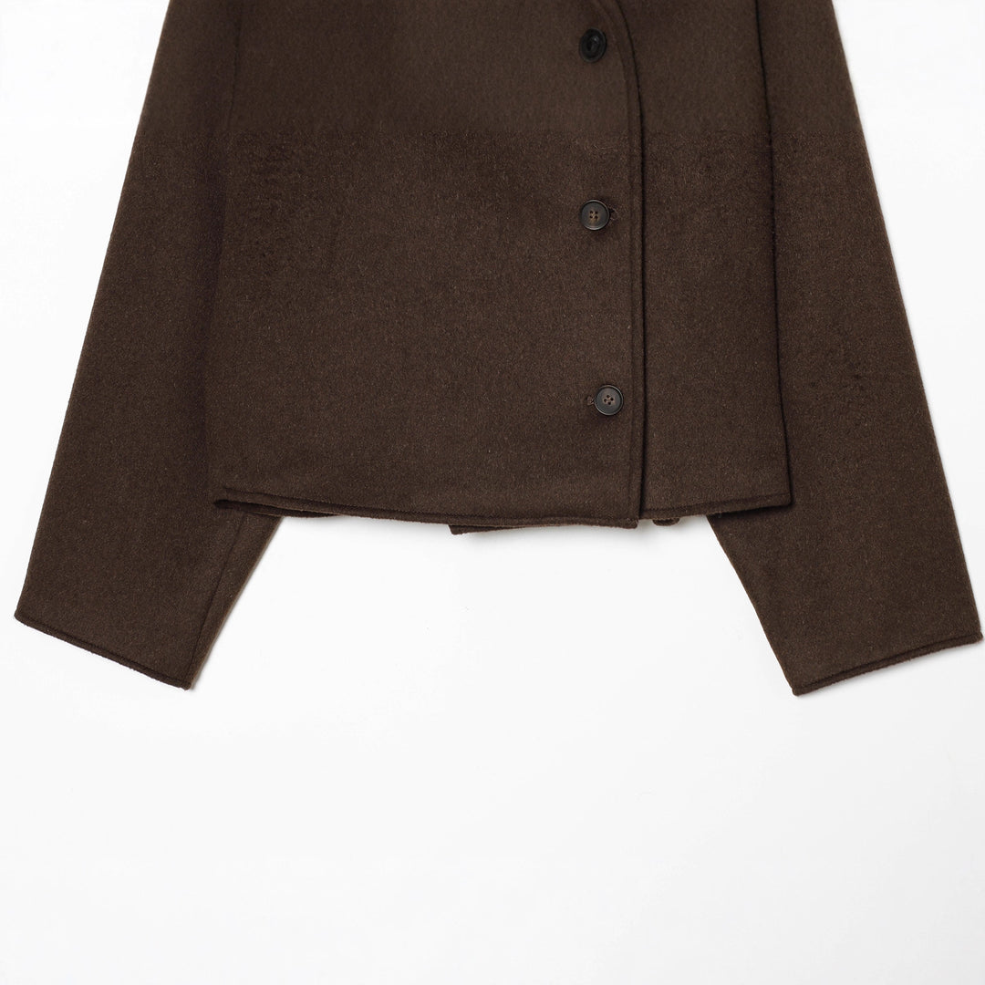 Ladies short wool cape with asymmetrical button placket Mune Fashion
