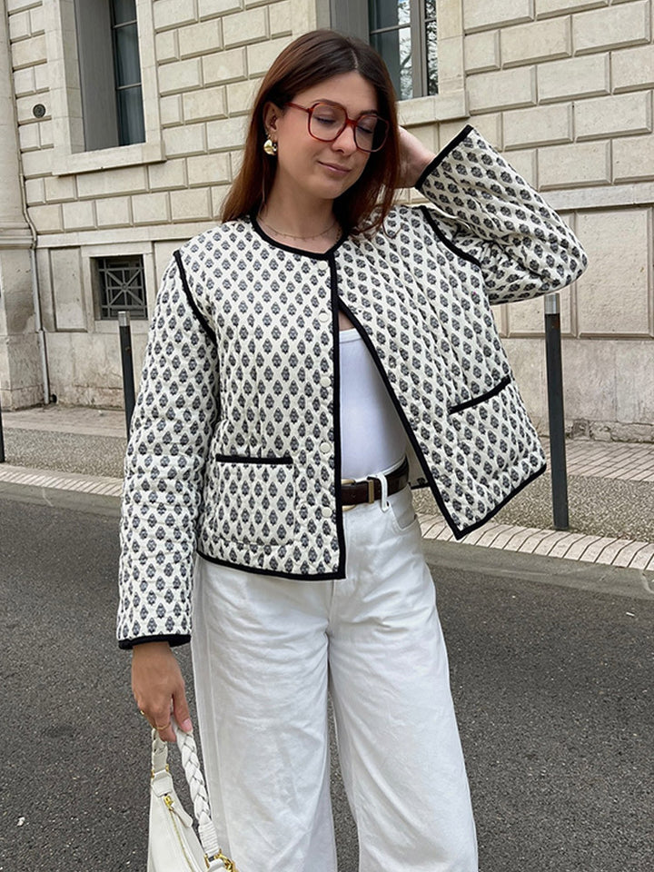 Ladies quilted short jacket with all-over pattern and contrasting piping Mune Fashion