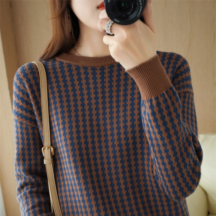 Women's Light Structural Knit Sweater with Houndstooth Pattern and Wide Ribbed Cuffs Mune Fashion