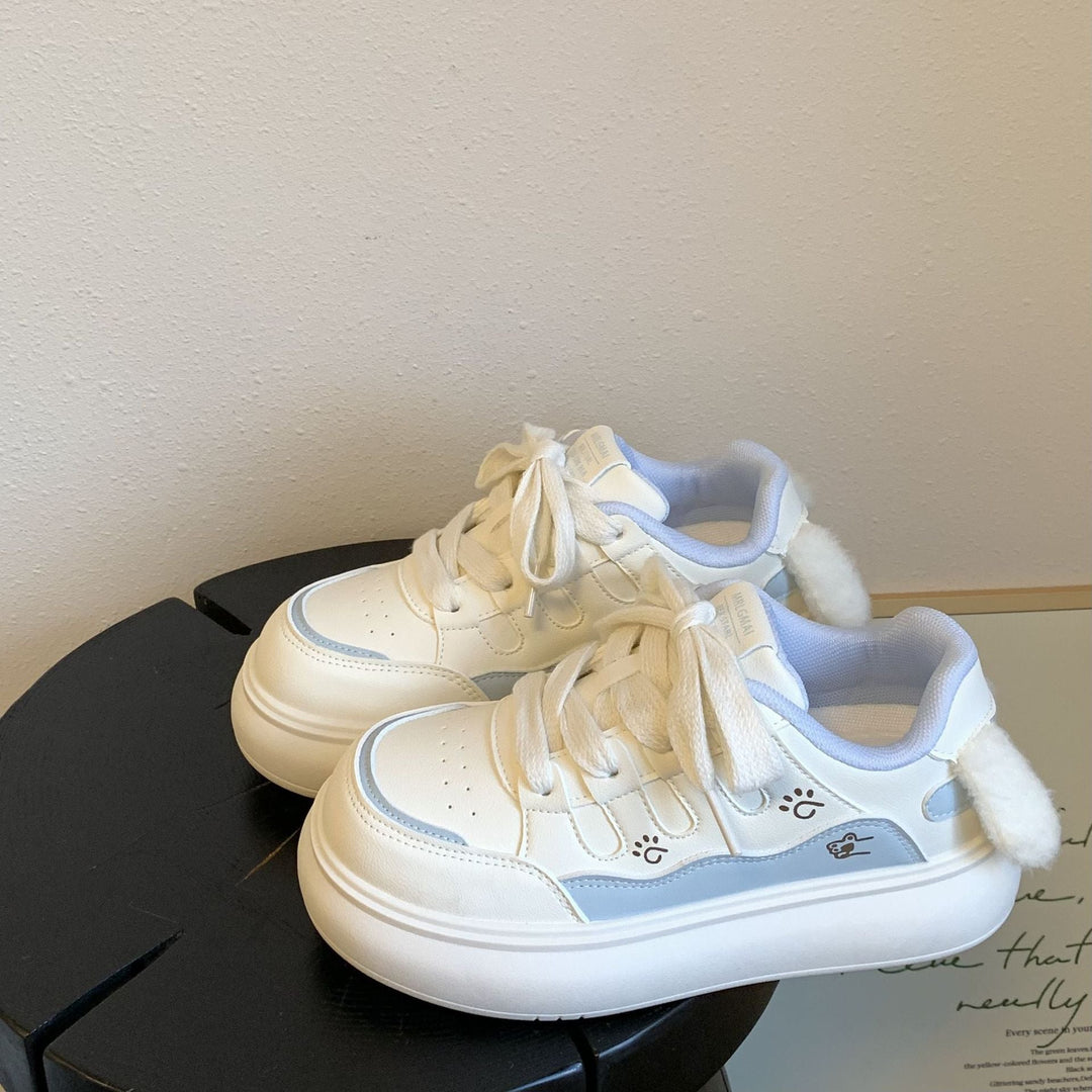 Ladies' lace-up sneakers with playful animal motifs and comfortable cushioning Mune Fashion