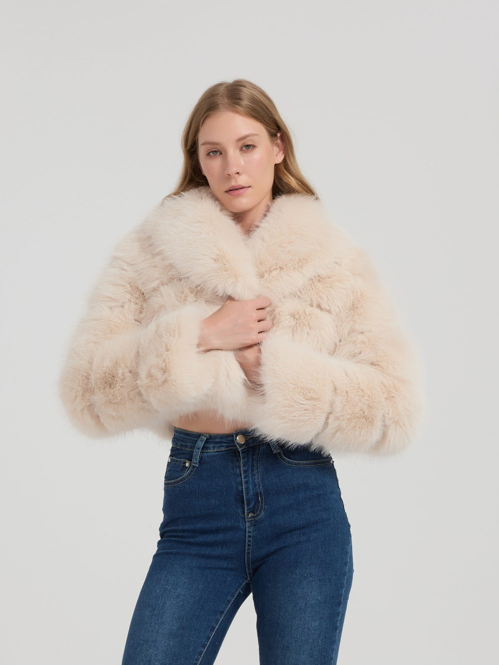 Ladies short-cut faux fur bolero jacket with voluminous shawl collar Mune Fashion
