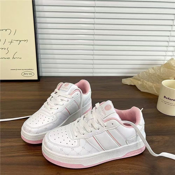 Women's sporty sneakers with thick comfort insole and breathable surface structure Mune Fashion