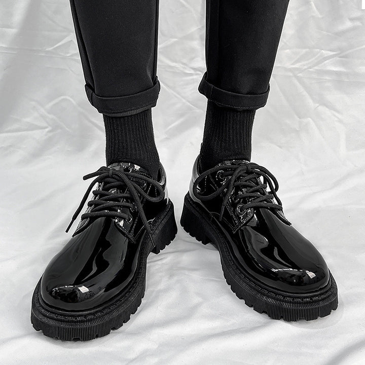 Men's patent leather platform derby with profiled rubber sole and classic lacing Mune Fashion