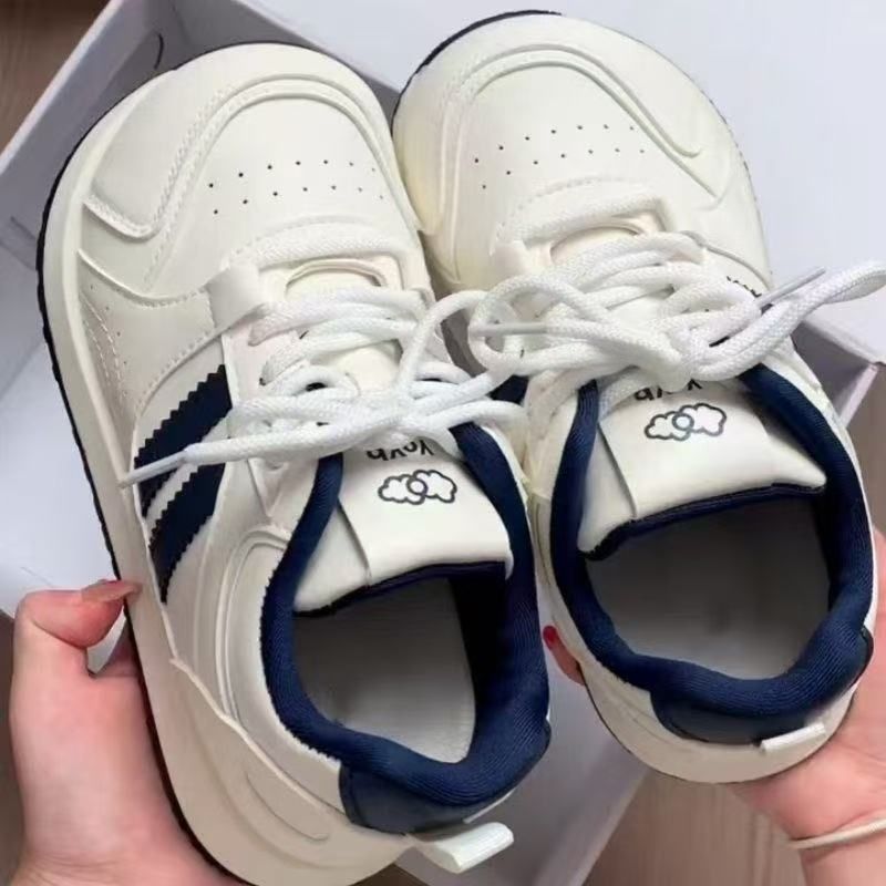 Women’s sporty sneakers with innovative cushioning and breathable construction Mune Fashion