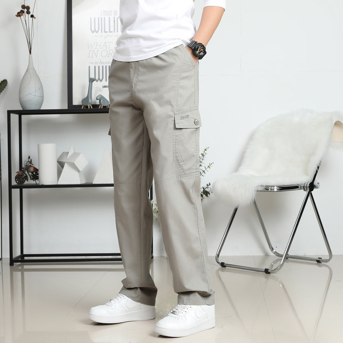 Men's Relaxed-Fit Cargo Pants in Utility Design with Knee Panels & Flap Pockets Mune Fashion