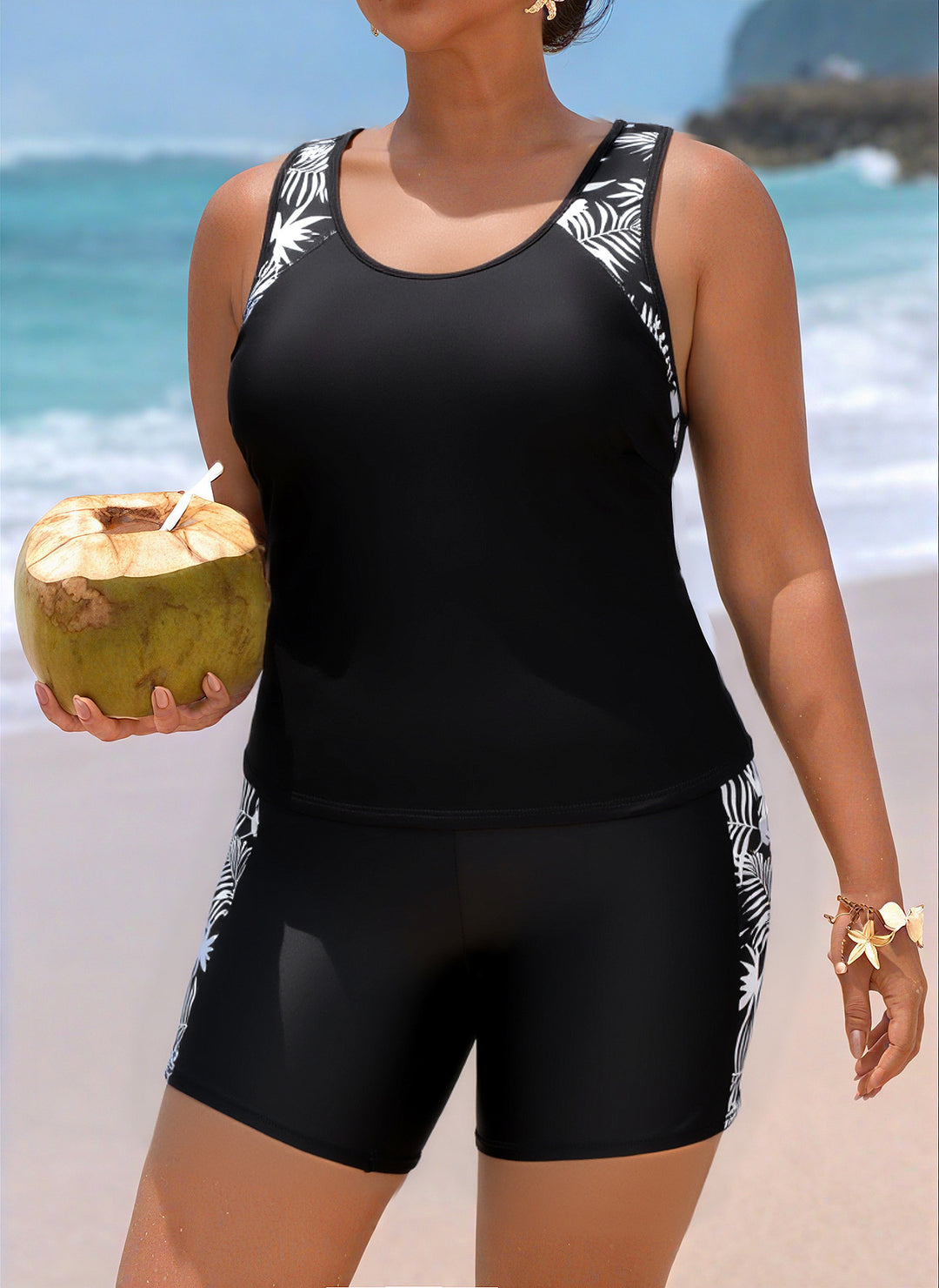 Ladies sporty bathing outfit with floral print Mune Fashion