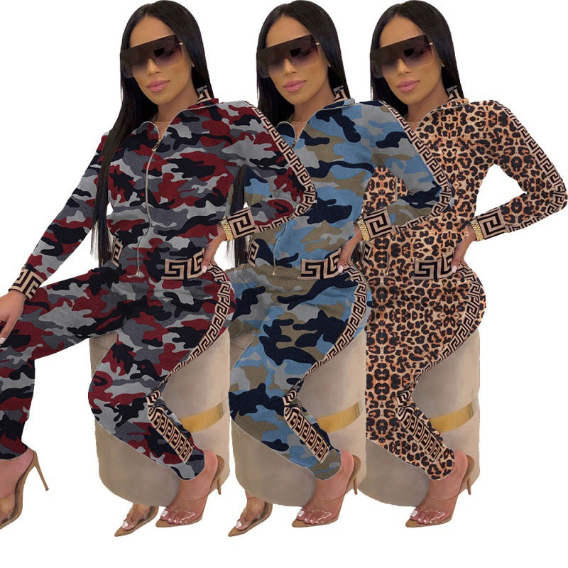 Women's figure-hugging jumpsuit with zipper, leopard print and contrast trim Mune Fashion