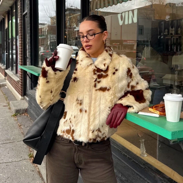 Women's short faux fur jacket in spotted look with lapel collar and full zip Mune Fashion