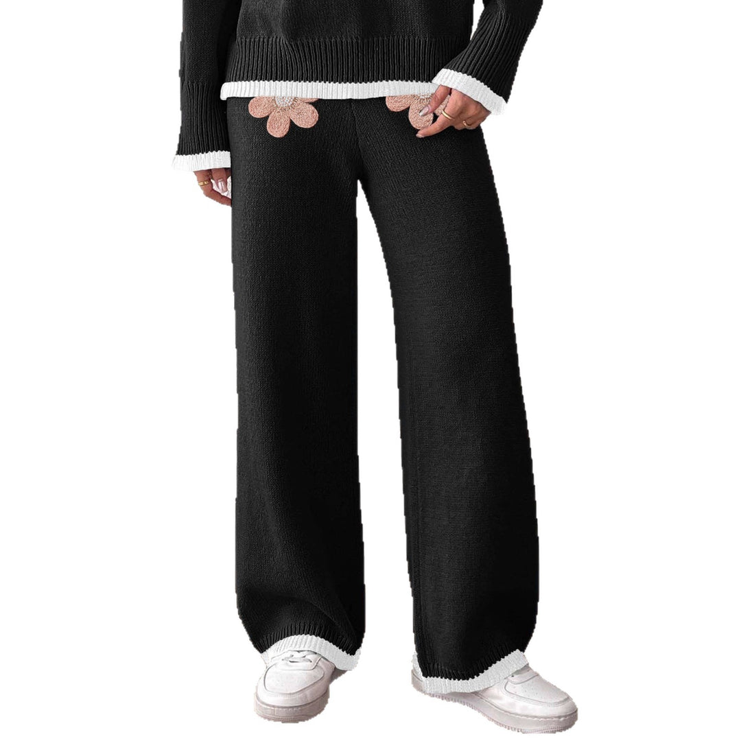 Women's comfortable knit pants with floral appliqué design Mune Fashion