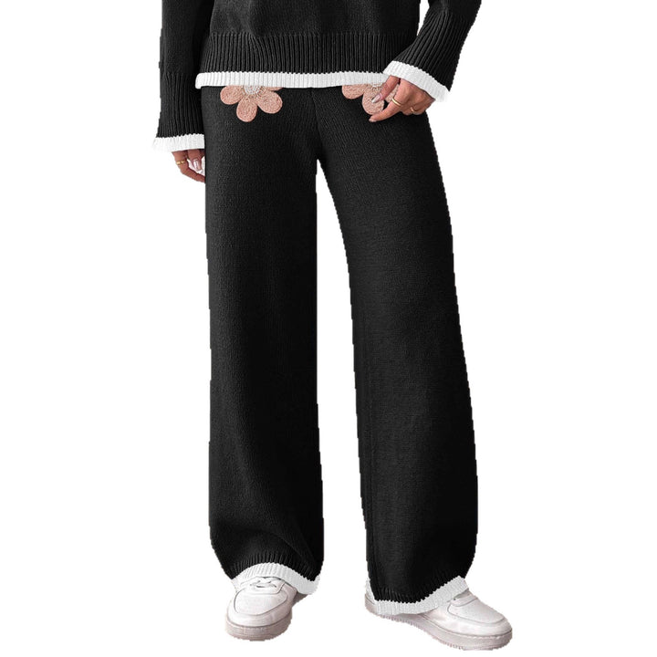 Women's comfortable knit pants with floral appliqué design Mune Fashion
