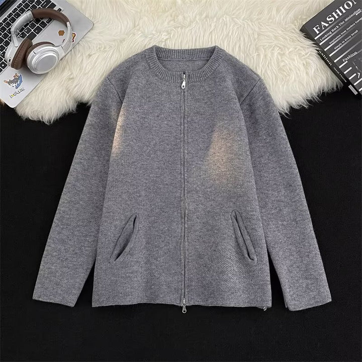 Women's short fine knit cardigan with full zip and side pockets Mune Fashion