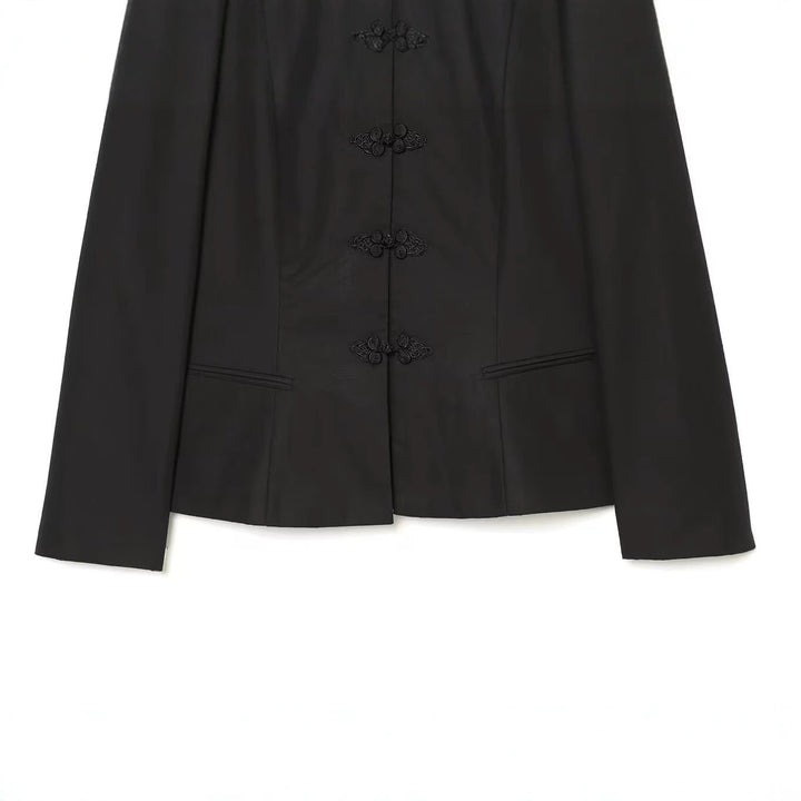 Ladies short fitted jacket with mandarin collar and decorative knot closures Mune Fashion