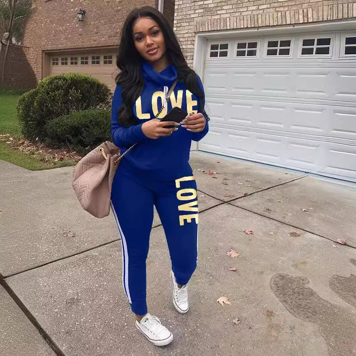 Women's sporty hoodie sweatshirt set with gold print and high-waist joggers Mune Fashion