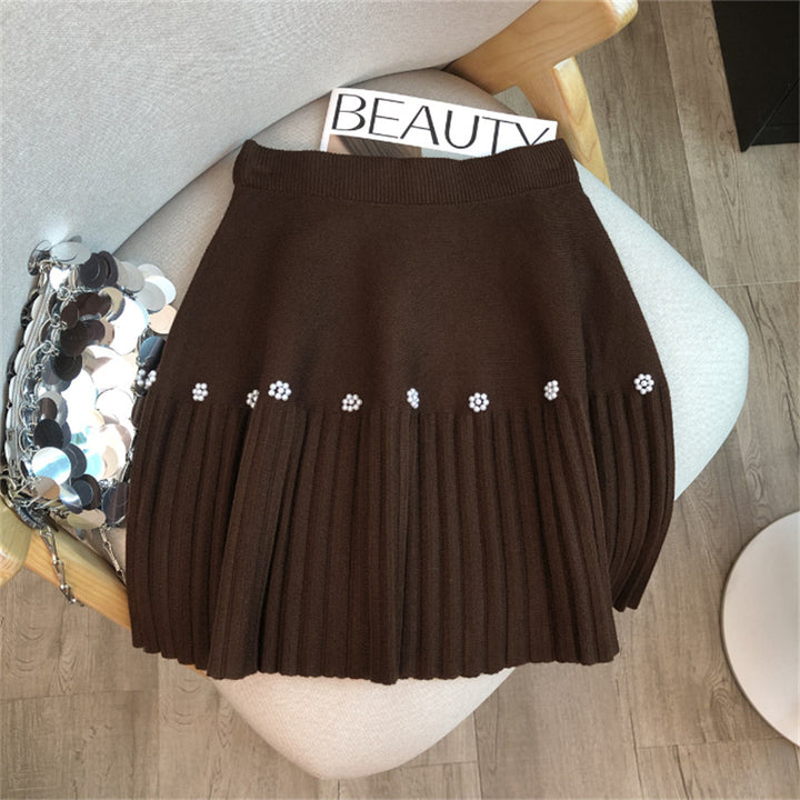 Women's Pleated Skirt with Decorative Pearls Mune Fashion