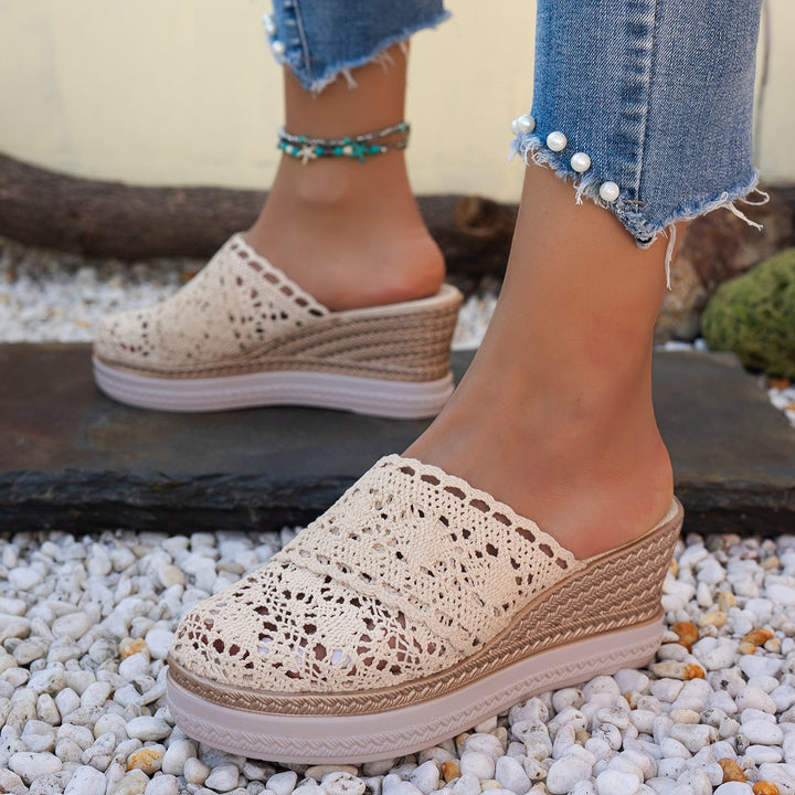 Women's crocheted plateau mules with jute-look wedge sole and breathable comfort lining Mune Fashion