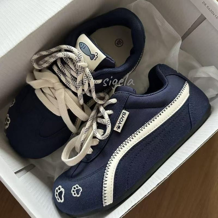 Women’s sneaker with playful animal motif and comfortable cushioning Mune Fashion
