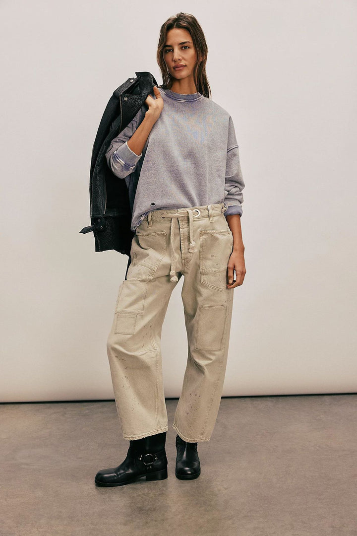 Women's high-waisted jeans in a loose fit with patch pockets and drawstring Mune Fashion