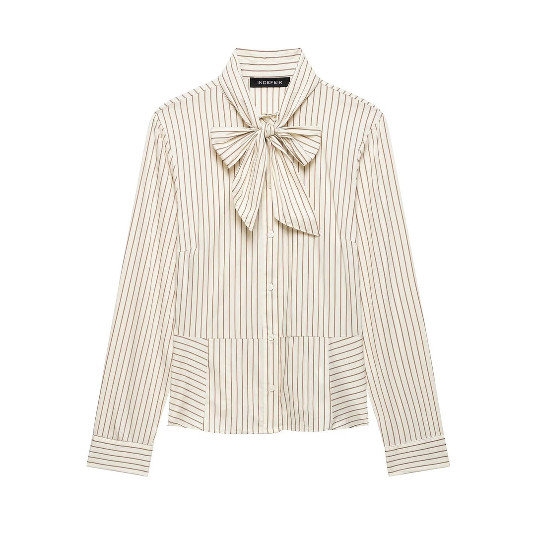 Ladies blouse with bow collar and tailored inset seams Mune Fashion
