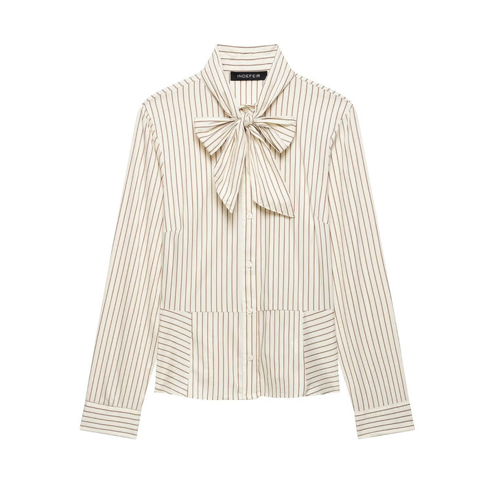 Ladies blouse with bow collar and tailored inset seams Mune Fashion