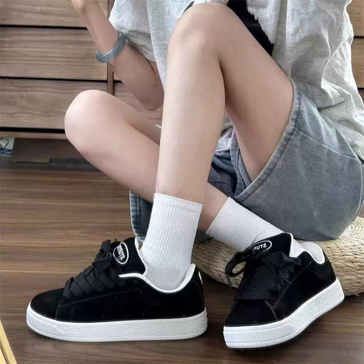 Women fashionable sneakers with luxurious suede and comfortable cushioning Mune Fashion
