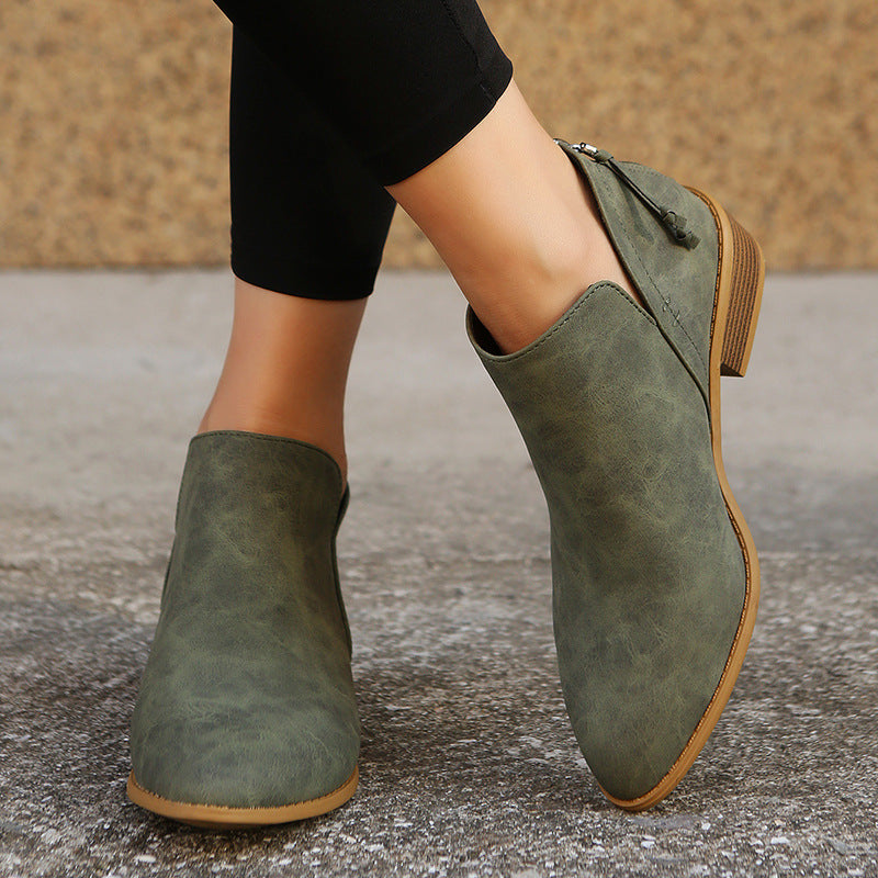 Women’s pointed ankle boots with low wooden block heel, V-Cut side opening and rear zipper Mune Fashion