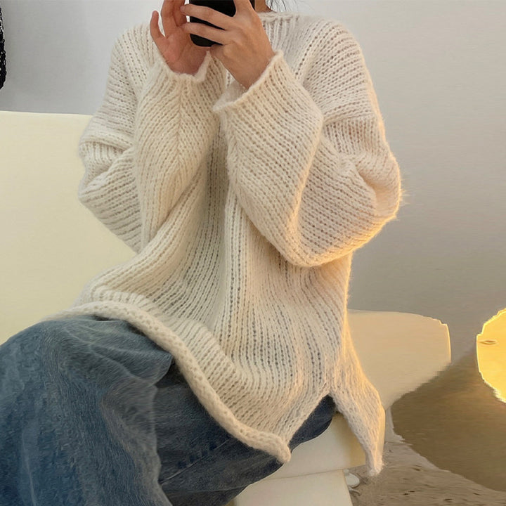 Ladies chunky knit oversized sweater with crew neck and extended hem Mune Fashion