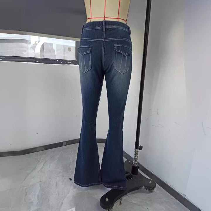 Women's low-rise flared jeans with a wide leg, decorative metal chain, and classic five-pocket design Mune Fashion