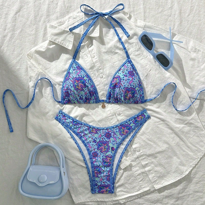 Women's Triangle Bikini with Vibrant Floral Pattern Mune Fashion
