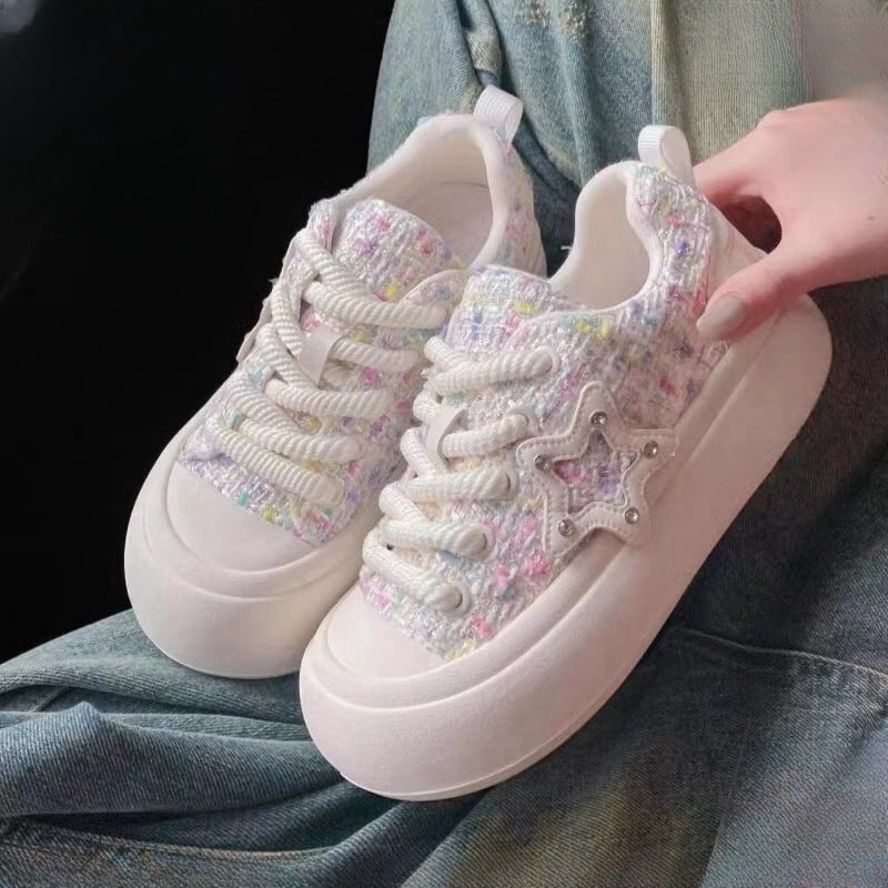 Women Trendy Comfort Sneakers with Sparkling Star Detail Mune Fashion