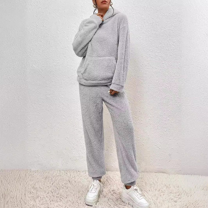 Women's cuddly teddy fleece loungewear set with hood, kangaroo pocket, and elastic jogging pants Mune Fashion