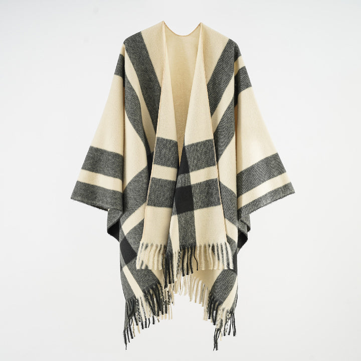 Ladies Soft-Falling Cape Poncho made of Wool Blend with Block Check and Fringe Hem Mune Fashion