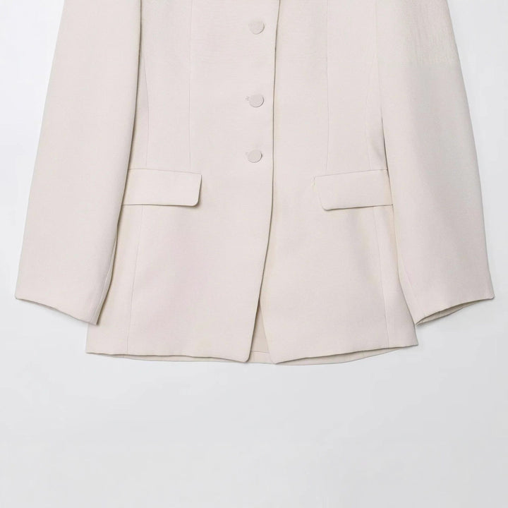 Women tailored blazer jacket with round neckline, concealed button placket and flap pockets Mune Fashion