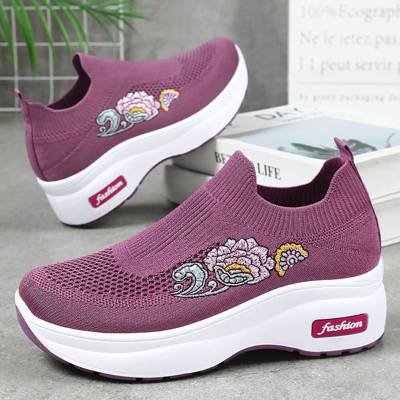 Women Sporty Stretch Sneakers with Floral Application and Cushioned Sole Mune Fashion