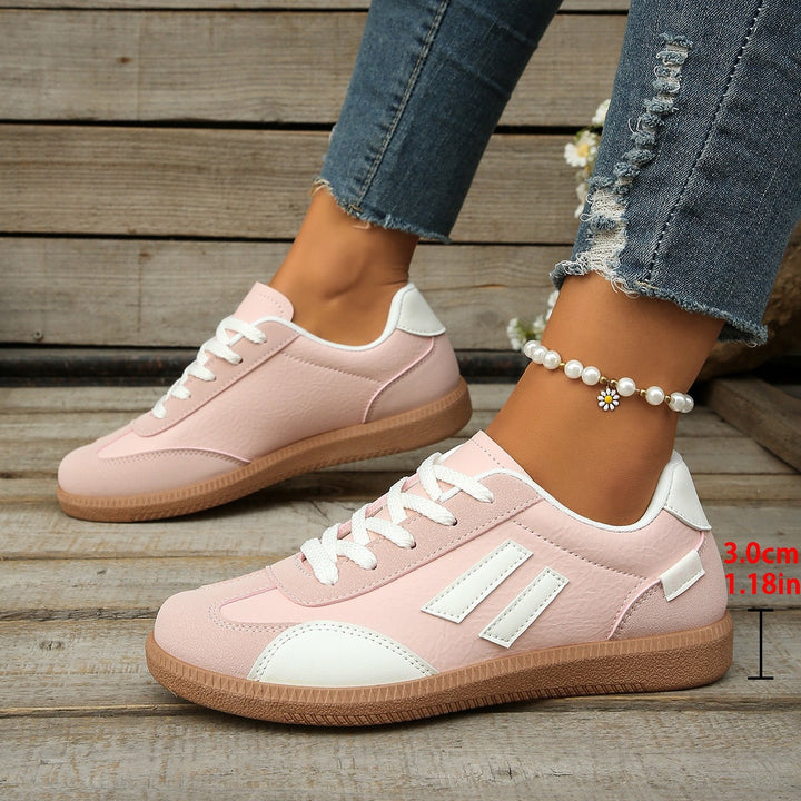 Women's Retro Sneaker with rubber sole, lightweight textile lining and comfort insole Mune Fashion