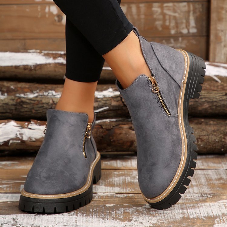 Damen Kurzschaft-Stiefeletten aus Veloursoptik mit seitlichem Reißverschluss und grober Profilsohle Mune Fashion