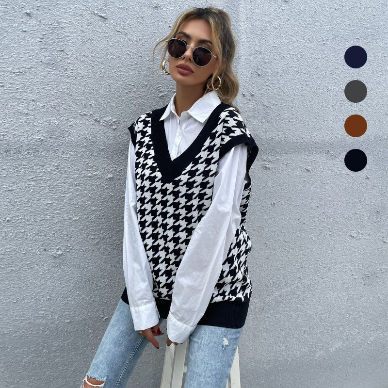 Ladies High-Quality Knit Sweater with V-Neck and Houndstooth Pattern Mune Fashion