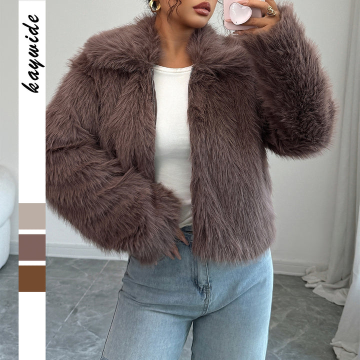 Women's short faux fur jacket with standing collar, concealed zipper and wide sleeves Mune Fashion