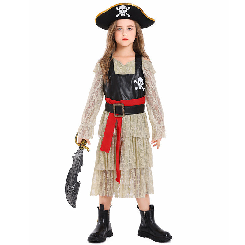 Girl Pirate Costume with Heart-Shaped Details and Decorated Hat Mune Fashion