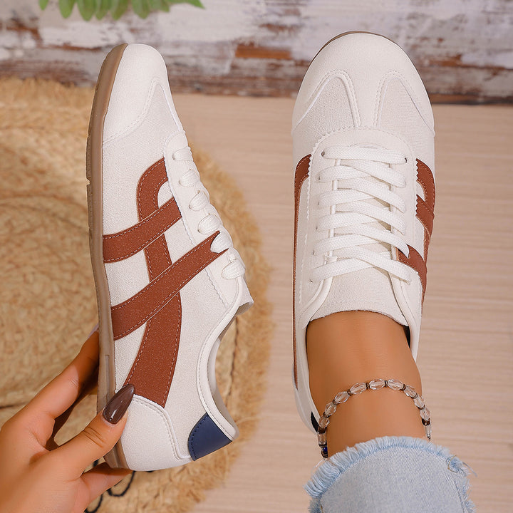 Women's Retro Runner Slim Sneaker with Flat Rubber Sole and Decorative Stripes Mune Fashion
