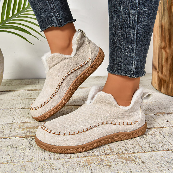 Ladies Insulated Moccasin Sneakers with Faux Fur Lining and Non-Slip Rubber Sole Mune Fashion
